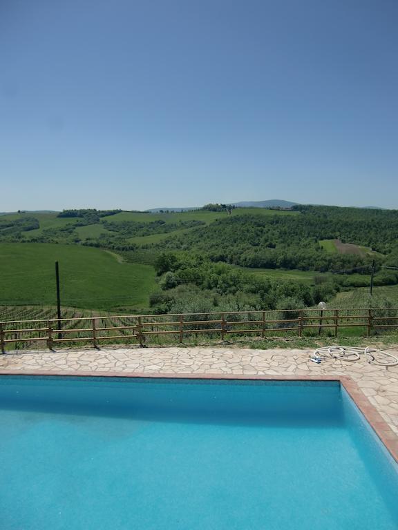 Agriturismo Il Torrione Lecchi Bagian luar foto